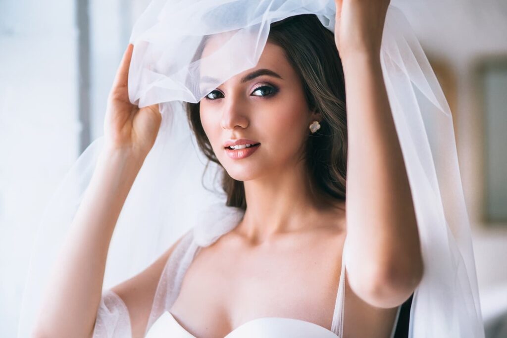 Smiling Detroit bride on her wedding day